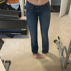 Y2K skinny boot cut Levi’s.